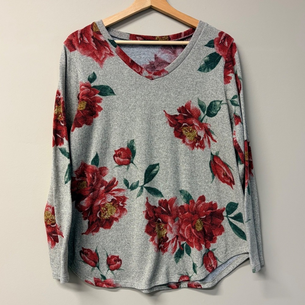 Heimish USA Womens V-Neck Long Sleeve Floral Knit Top Gray Red Rose Print